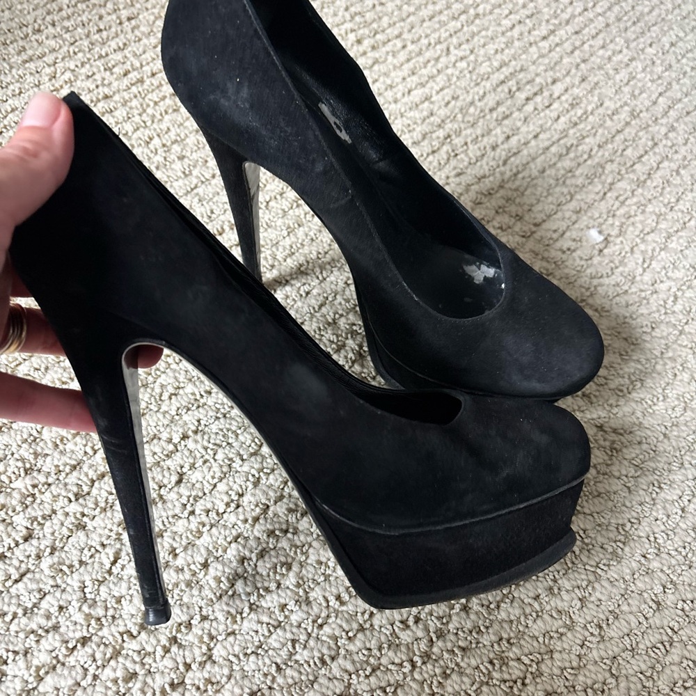 Yves Saint Laurent Classic Black Heels